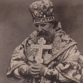 Архиепископ Иоанн (Поммер) во время молитвы