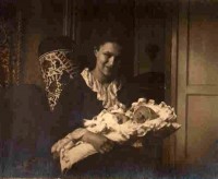 Нина Кривошапкина со своим первенцем - Борисом