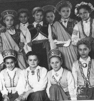 Tautu draudzības festivālā Rīgas 13. vidusskolā 1956./1957. mācību gadā