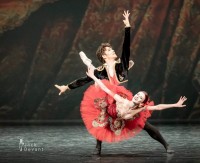 Evelīna Godunova un Bahtijars Adamžans izpilda Padedē 