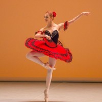 Evelīna Godunova uzstājas baleta skatuvē