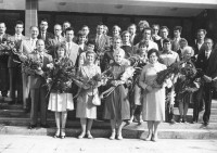 Svinīgs brīdis – 1984. gada 31. augustā Rīgas 88. vidusskola tiek nodota lietošanā