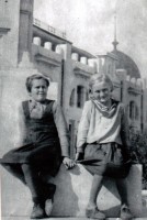 Наташа Николаева и Люба Третьякова