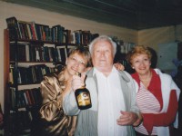 Jurijs Abizovs ar dāvanu no Andreja Geriča