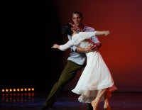 Виктор Сейко  выступает на сцене ЛНОБ