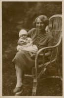 Нина Страдиня со старшей дочкой Иреной