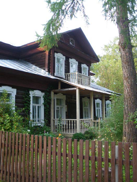 Градницы. Дом поэтов.