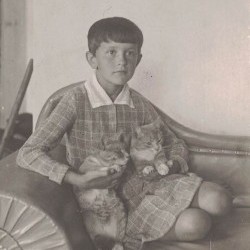 Valērija Pogele kopā ar čertkājainiem draugiem
