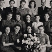 Valērija Pogele 1948. gadā,  absolvējot Rīgas 17. vidusskolu