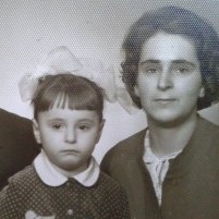 1970. gads. Trīsgadīgā Irina kopā ar vecākiem Juriju un Lidiju Smorigo