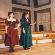 Gaļina Poļakova un Larisa Ļutjko Jevgēnijas Tomgorovas-Poseļskas jubilejas vakarā