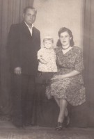 Tatjana Ivanova kopā ar saviem vecākiem