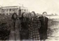 На огородах на Катринас Дамбис 20