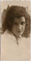 Valentina Valevsky, 1927