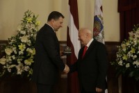 LR Prezidents pasniedz Triju Zvaigžņu Ordeni N. Vederņikovam