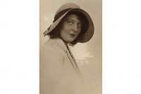 Ilgas Zvanovas 1920. gadu beigu fotoportrets