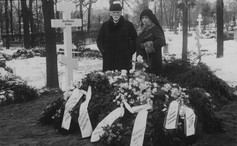 Любовь полищук в гробу. Любовь Полищук похороны. Любовь Полищук могила. Памятник Любови Полищук. Любовь Полищук похороны прощание